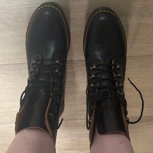 Doc martens size 39. Women’s. Black Leather Lace-Up Boots